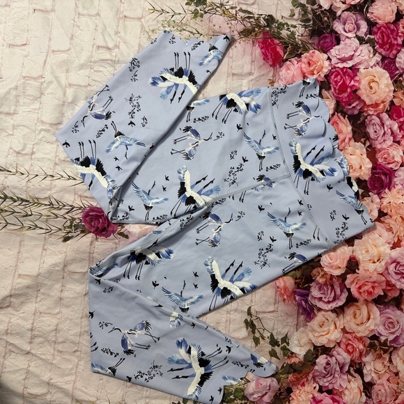 Carbon 38 Floral Crane Print Leggings size M - Picture 2 of 9